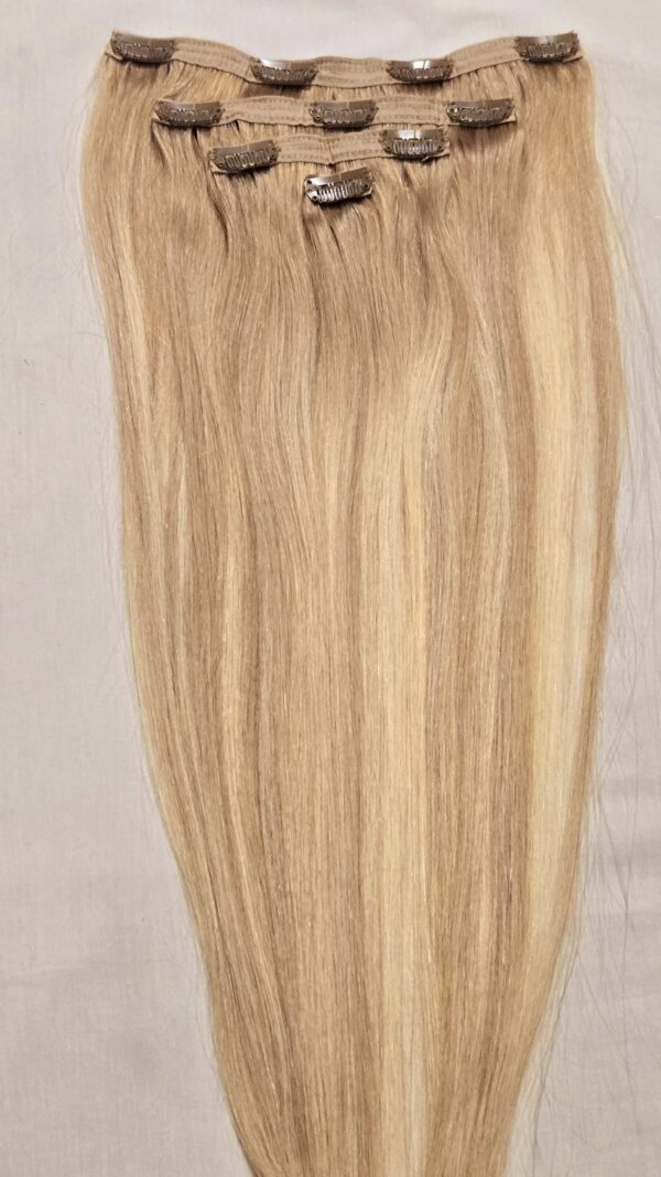 22″ 100 grams, Seamless Clip in 100% Human Hair Extensions 4Pcs, 10 clips #B18/60 Dark Blonde with Platinum Blonde - Image 4